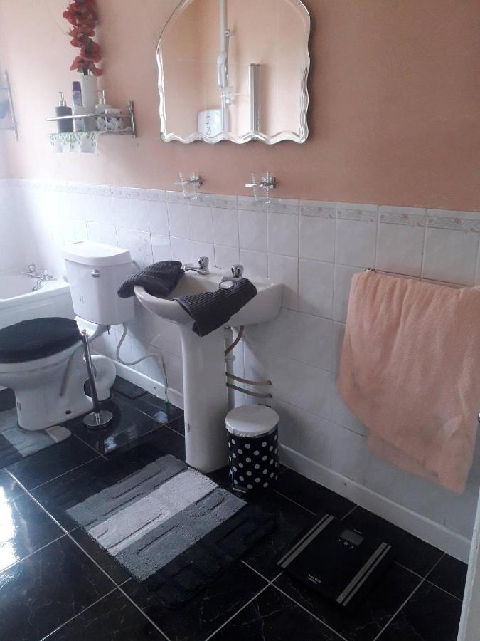 Room In Bungalow - Very Nice View With This Room 斯尼姆 外观 照片