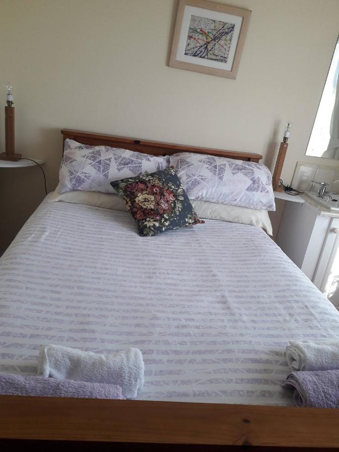 Room In Bungalow - Very Nice View With This Room 斯尼姆 外观 照片