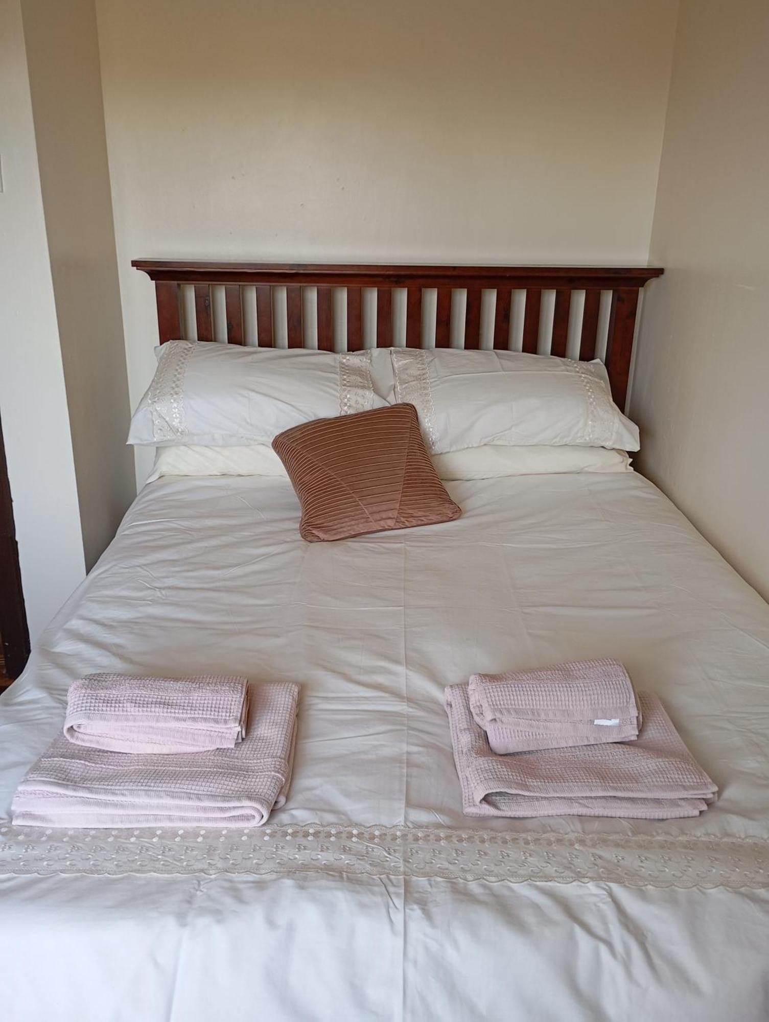Room In Bungalow - Very Nice View With This Room 斯尼姆 外观 照片