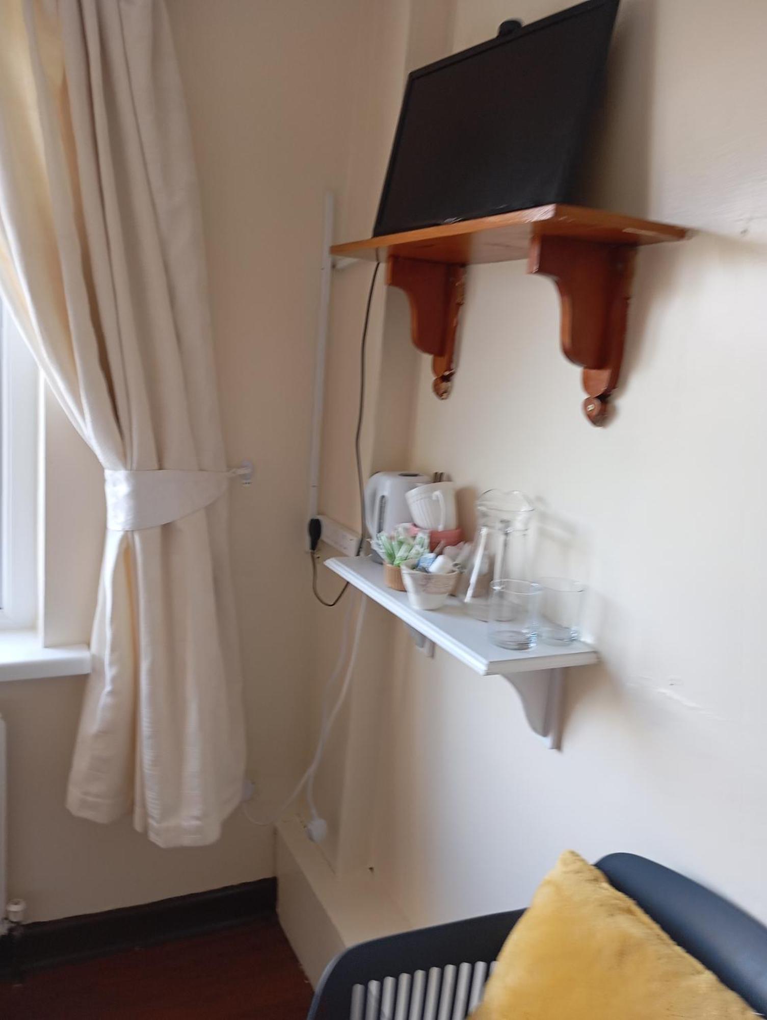 Room In Bungalow - Very Nice View With This Room 斯尼姆 外观 照片