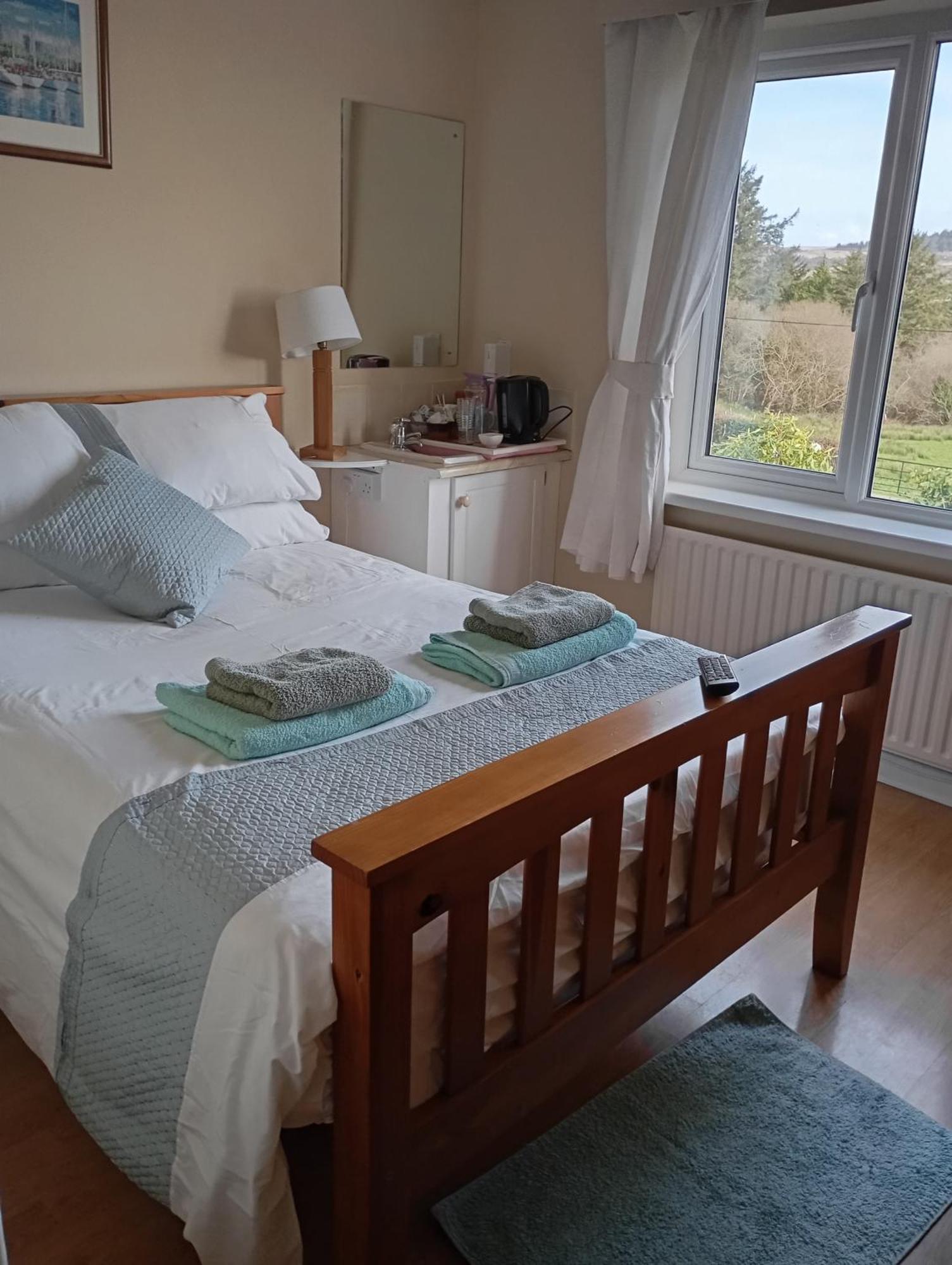 Room In Bungalow - Very Nice View With This Room 斯尼姆 外观 照片